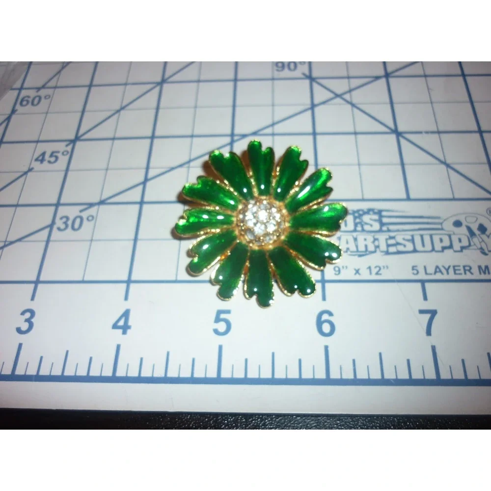 Vintage NOS Sue Ellen Made in England Green Enamel Rhinestone Daisy Brooch
